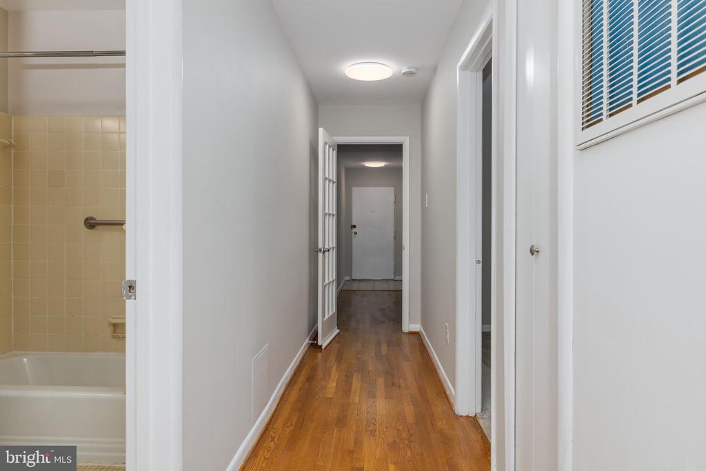 10506 WEYMOUTH STREET 203