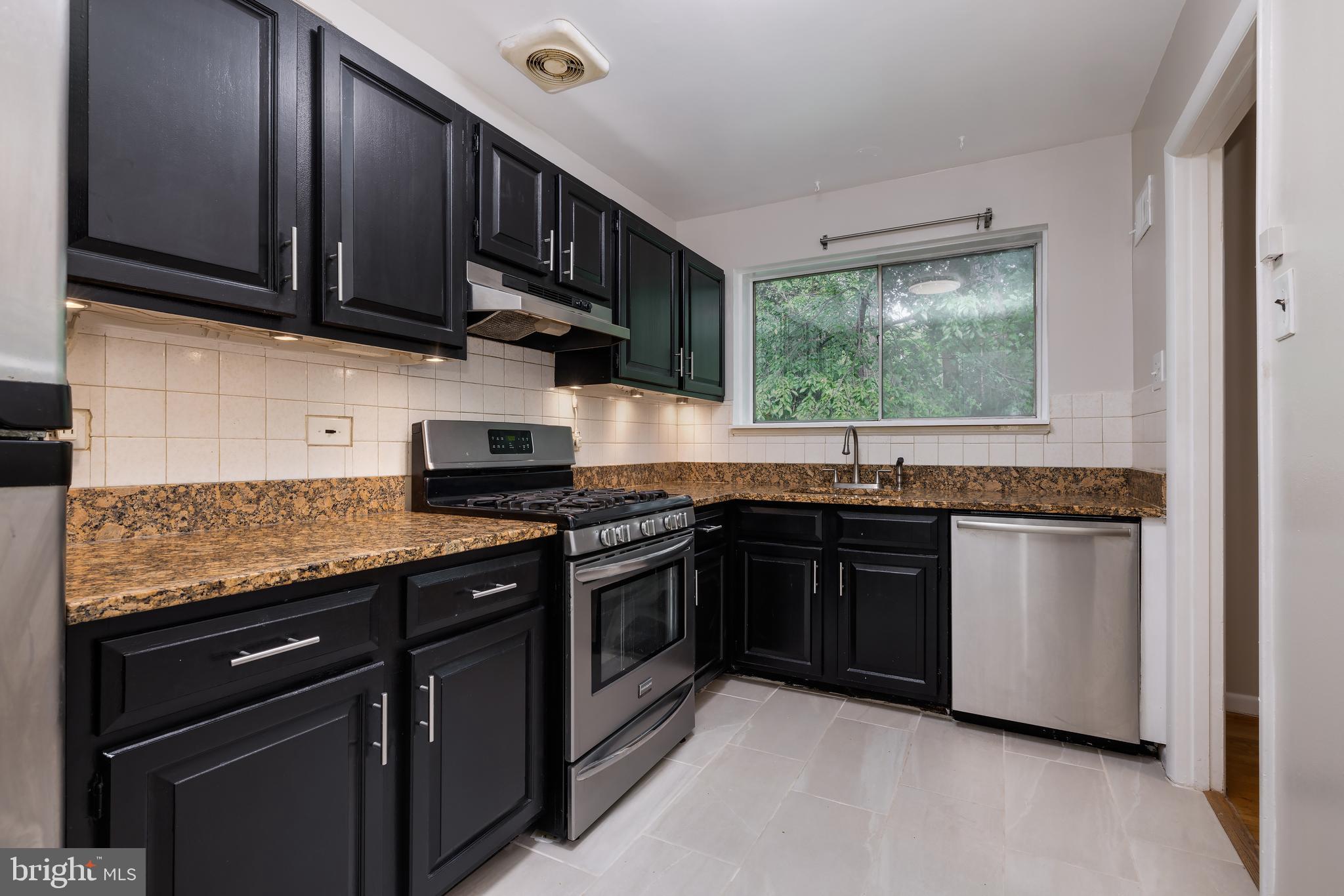 10506 WEYMOUTH STREET 203