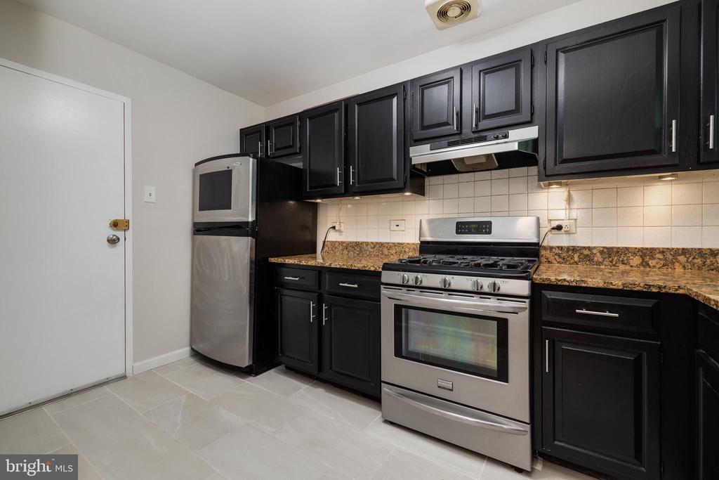 10506 WEYMOUTH STREET 203