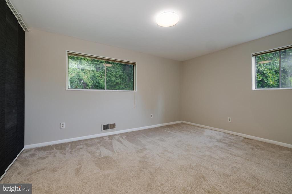 10506 WEYMOUTH STREET 203