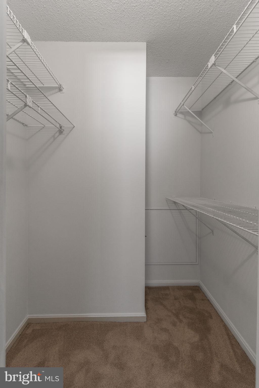 10101 GROSVENOR PLACE L03