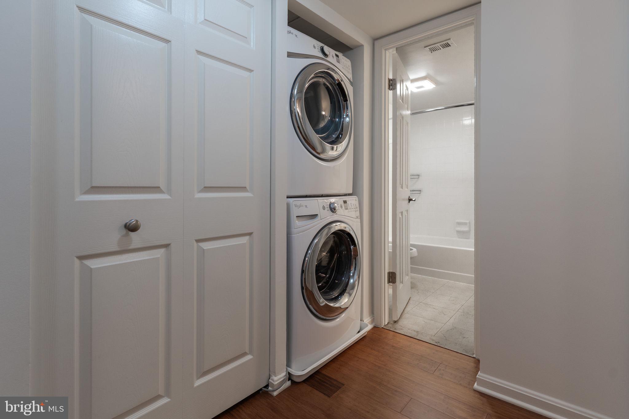 10101 GROSVENOR PLACE L03