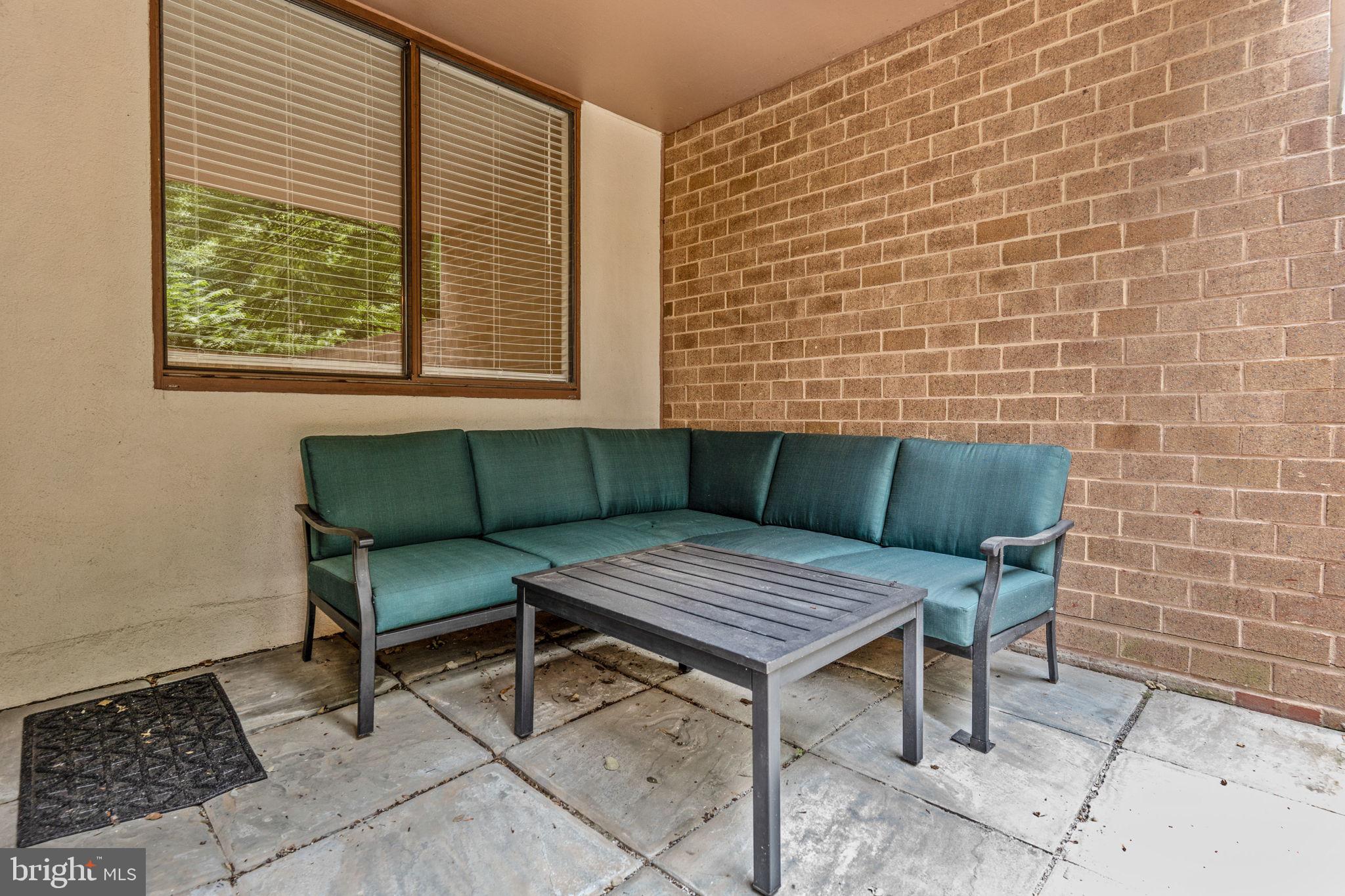 10101 GROSVENOR PLACE L03