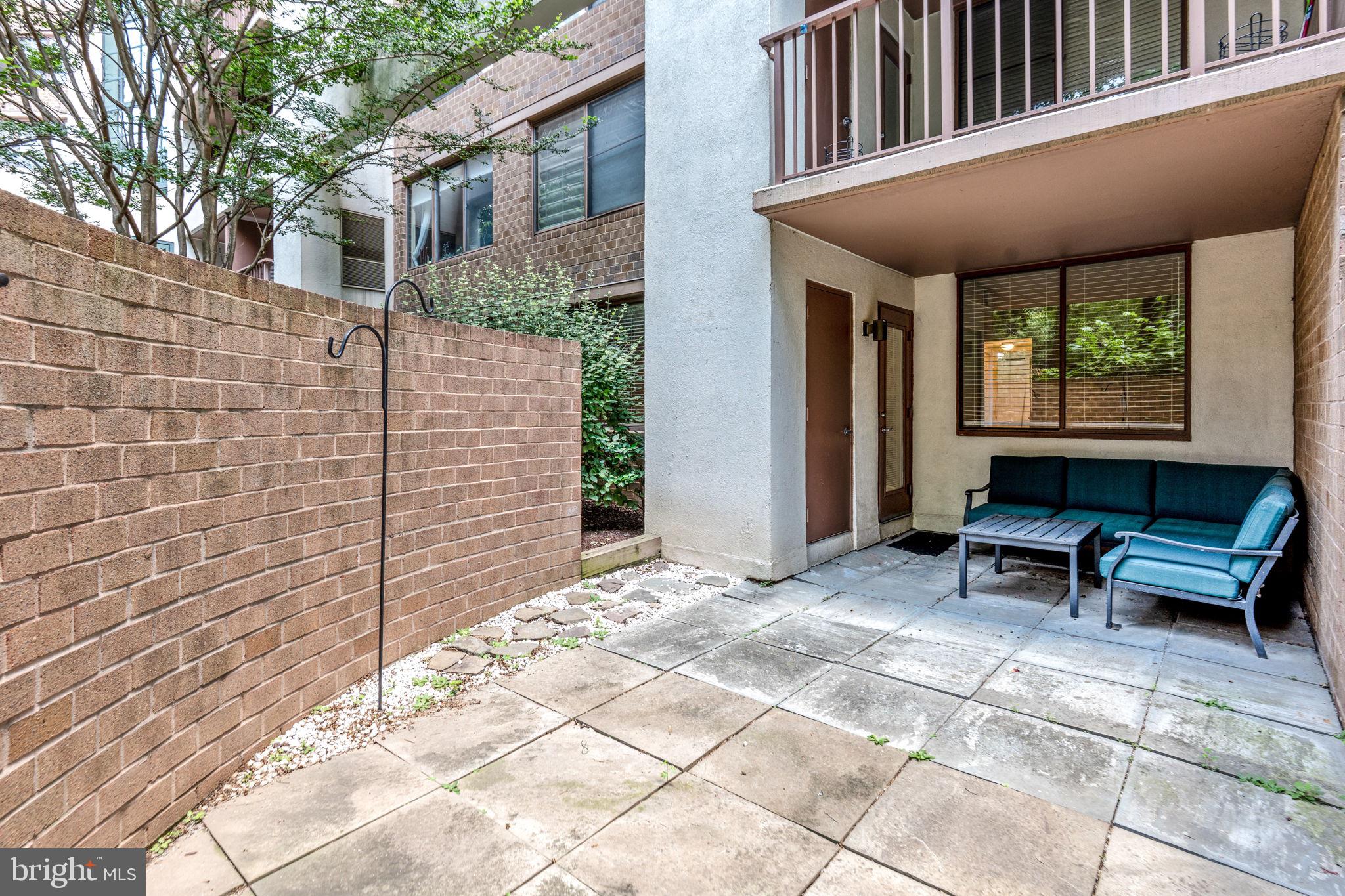 10101 GROSVENOR PLACE L03