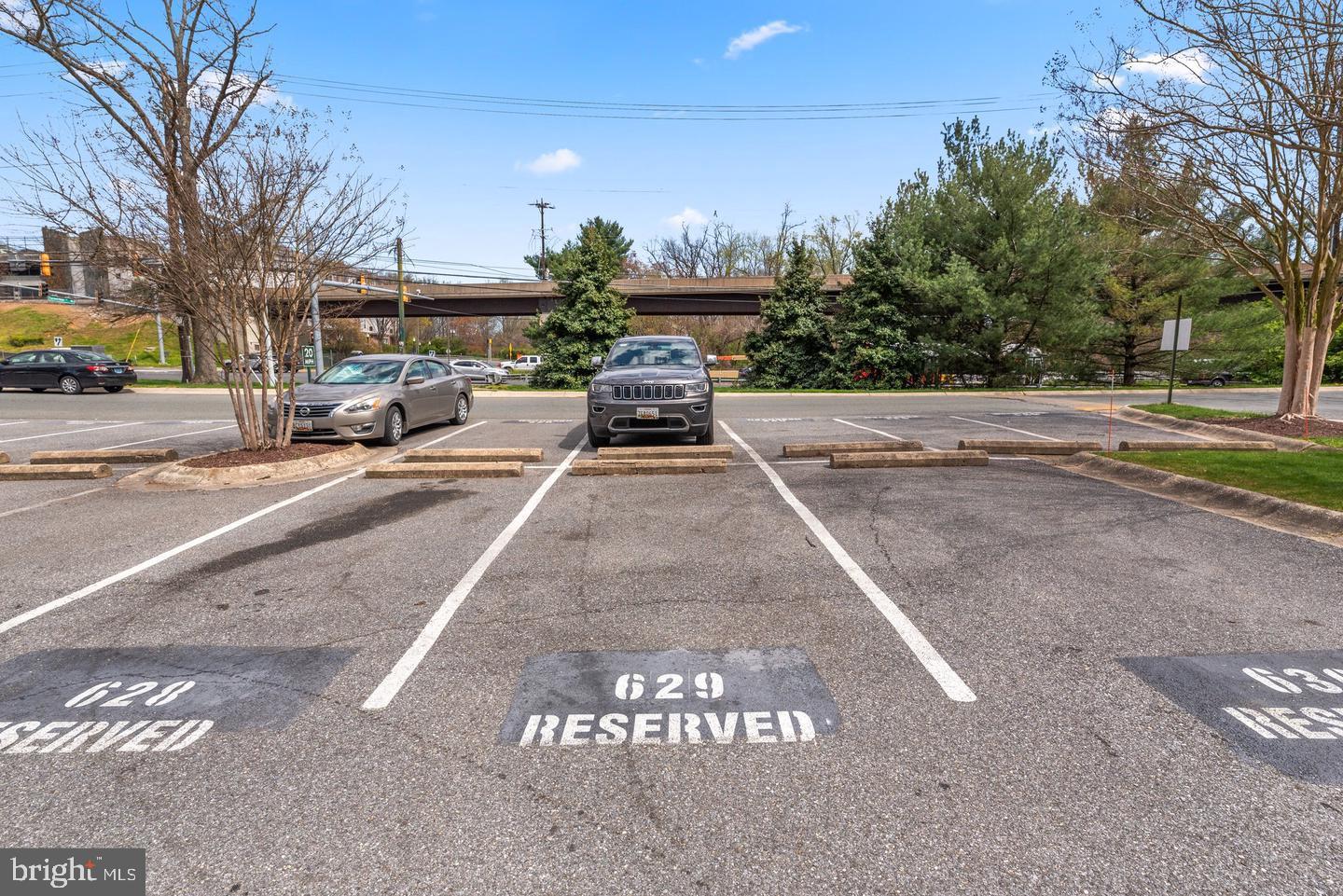 10101 GROSVENOR PLACE L03