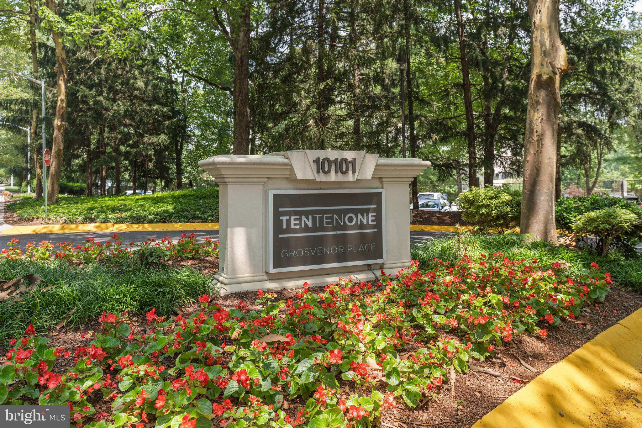 10101 GROSVENOR PLACE L03