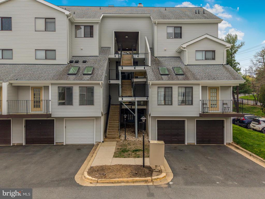 1611 CARRIAGE HOUSE TERRACE 1611-DD