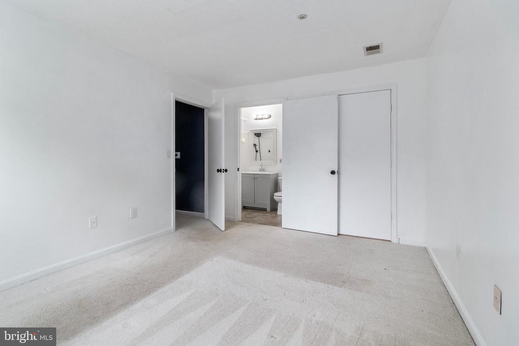 14101 FALL ACRE COURT Unit: 3-22