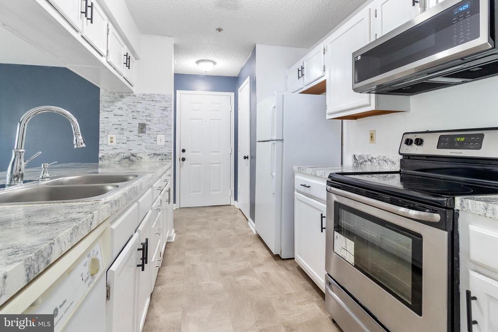 14101 FALL ACRE COURT Unit: 3-22