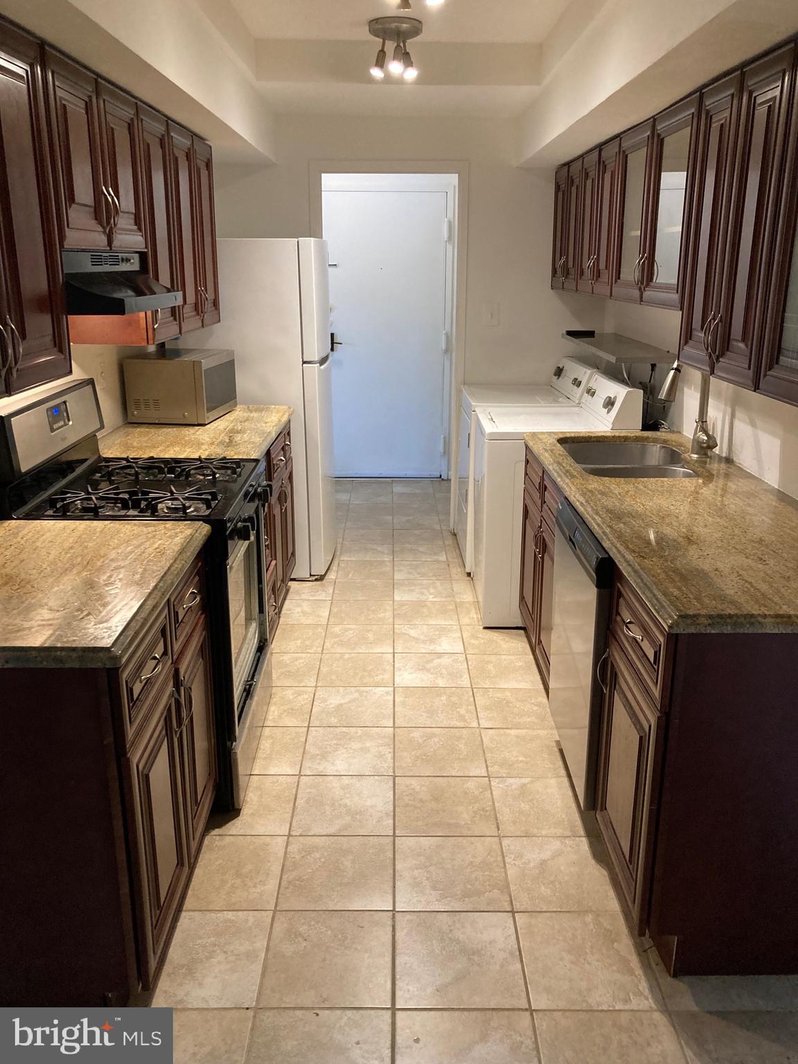 10206 PRINCE PLACE Unit: 4-T2