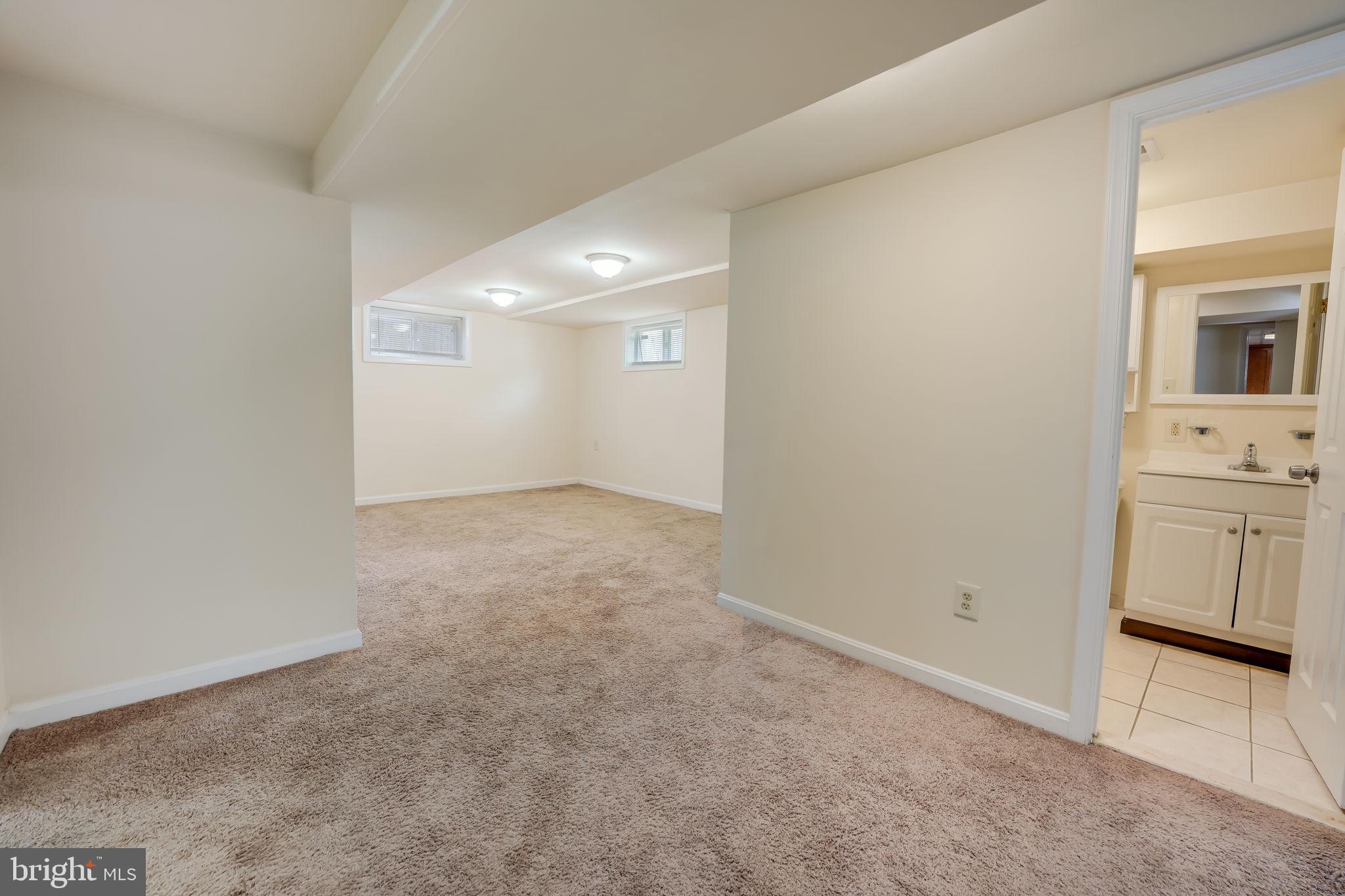 3914 NICHOLSON STREET