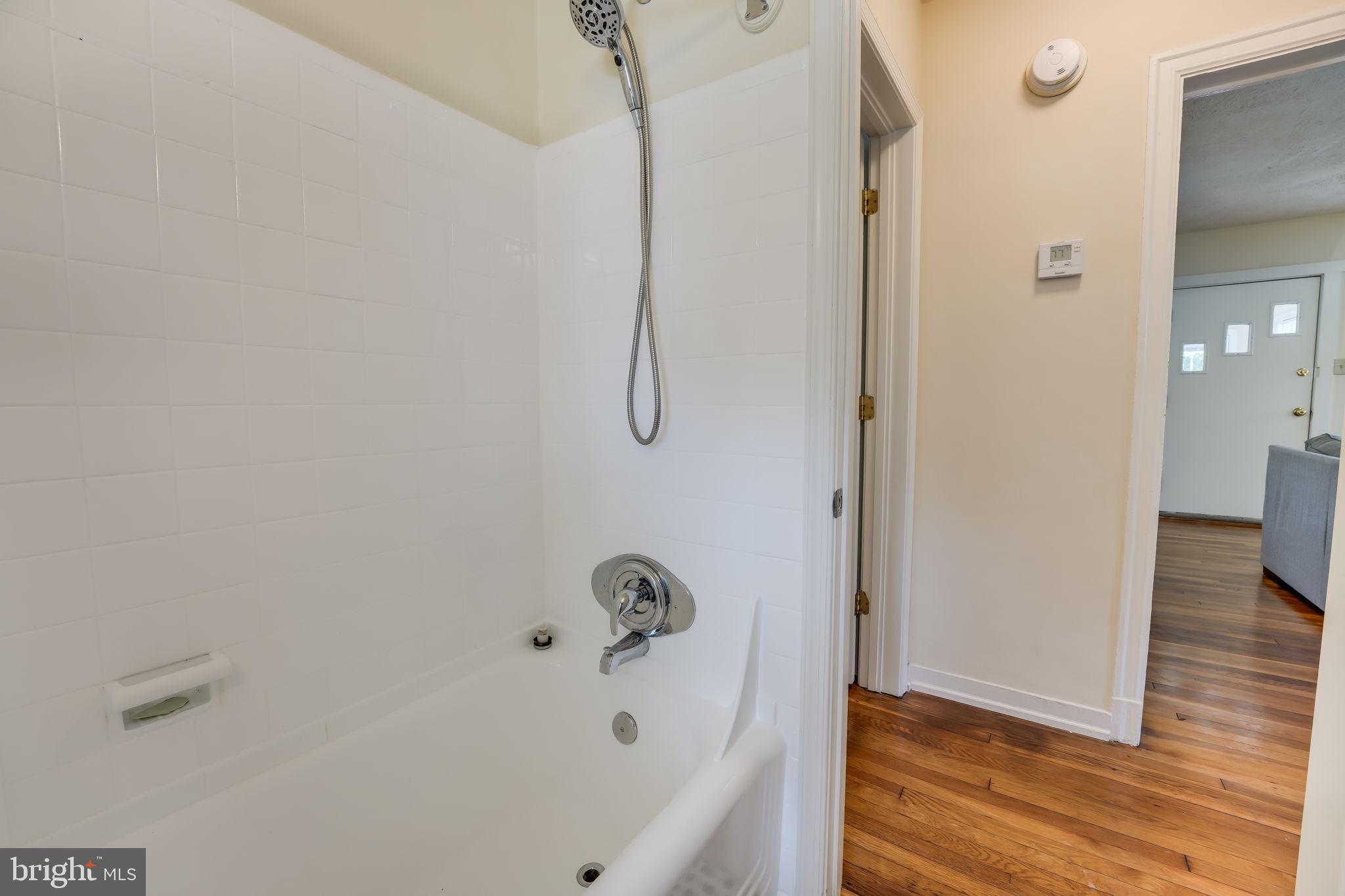 3914 NICHOLSON STREET