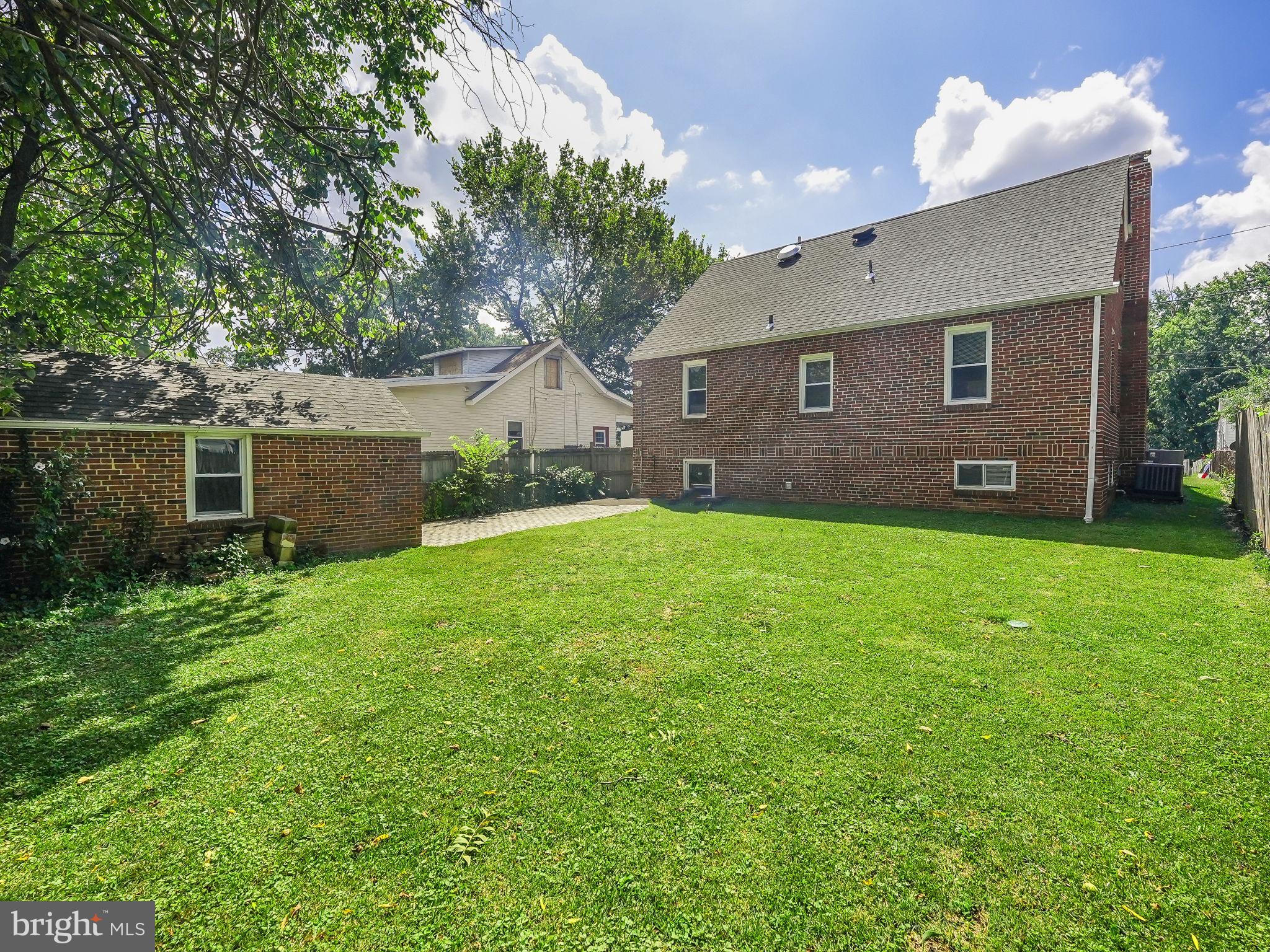 3914 NICHOLSON STREET