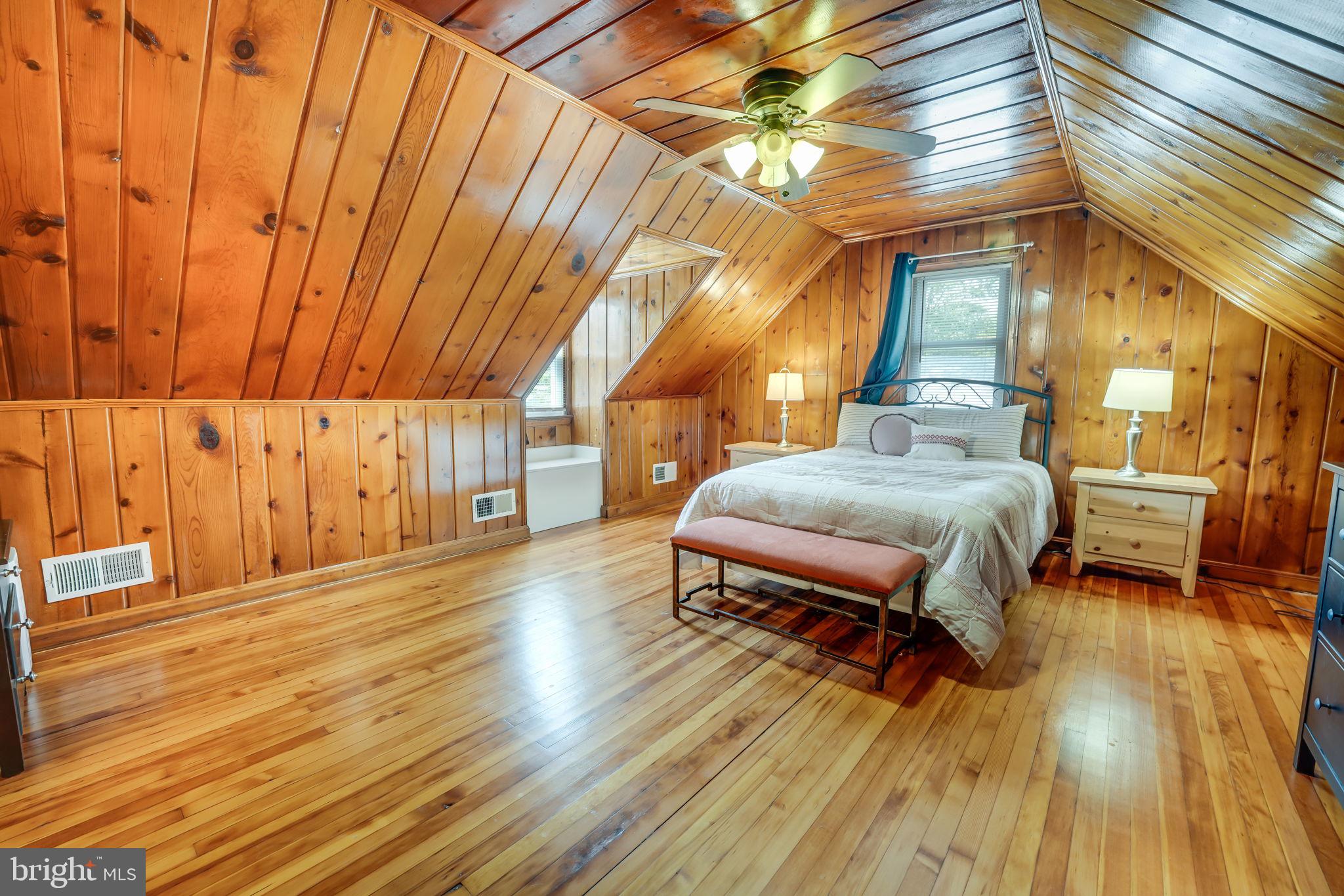 3914 NICHOLSON STREET