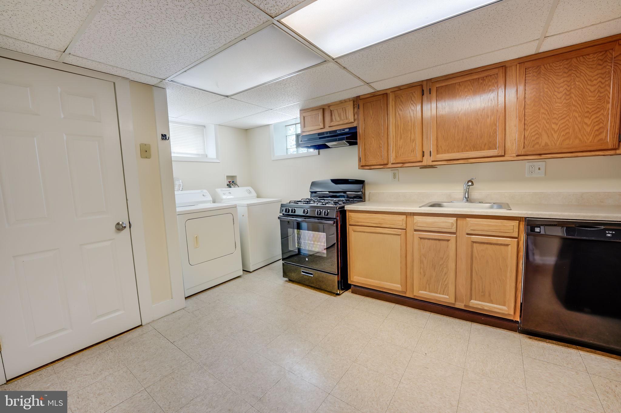 3914 NICHOLSON STREET