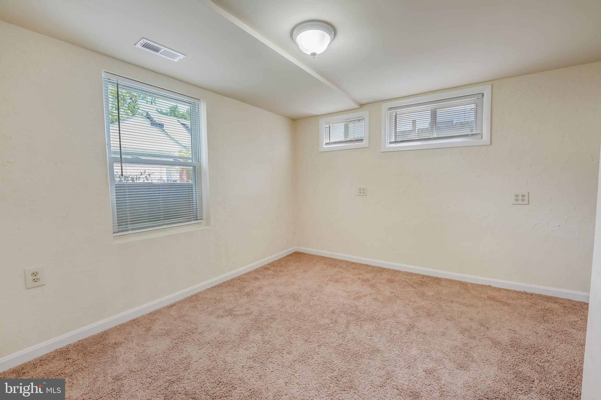 3914 NICHOLSON STREET