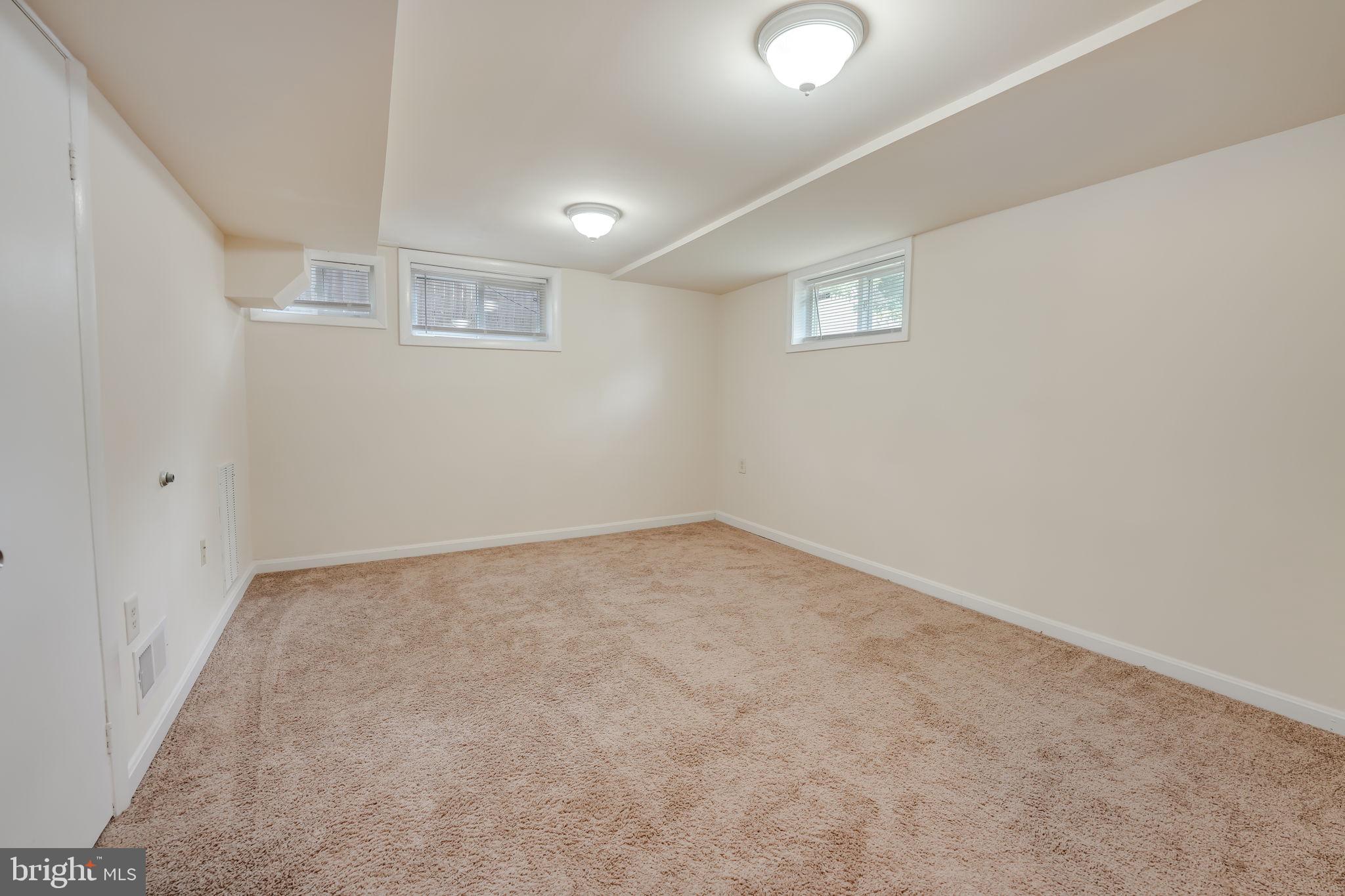 3914 NICHOLSON STREET