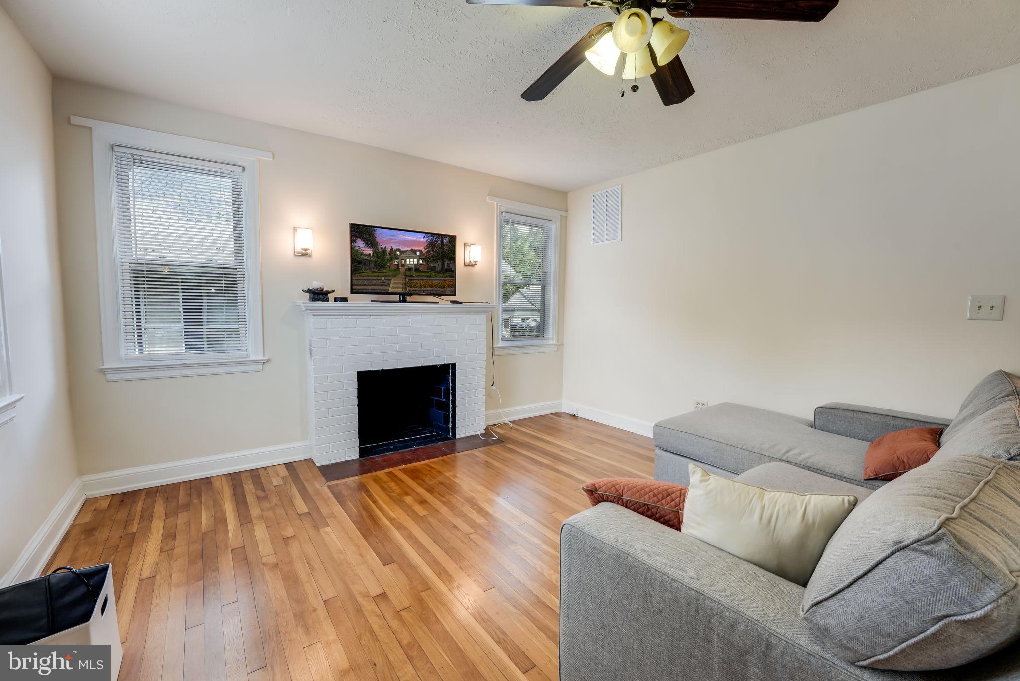 3914 NICHOLSON STREET