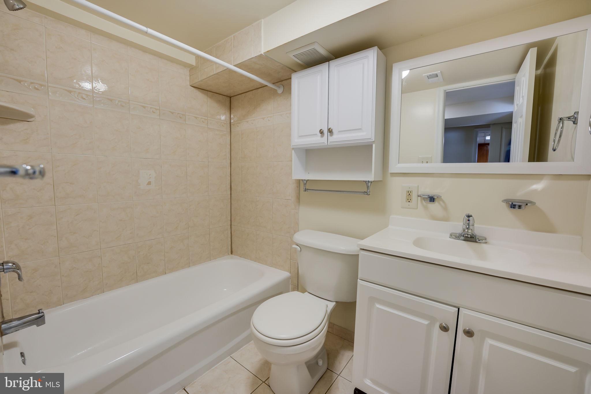 3914 NICHOLSON STREET