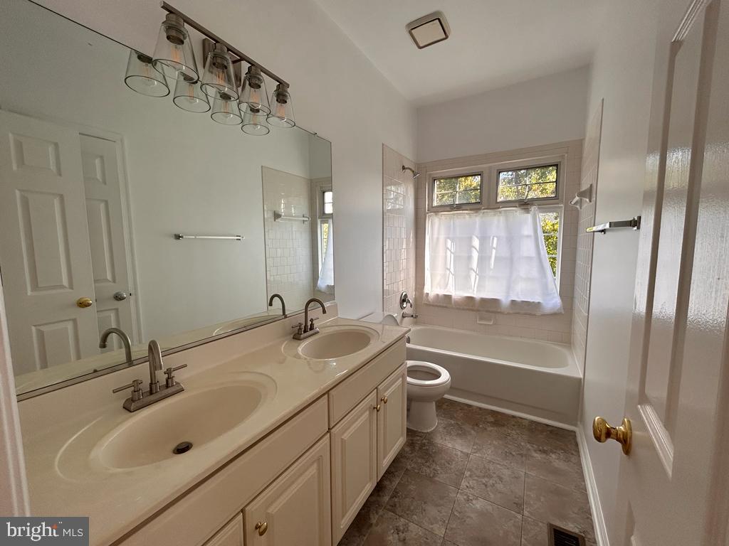 7822 Quill Point DRIVE