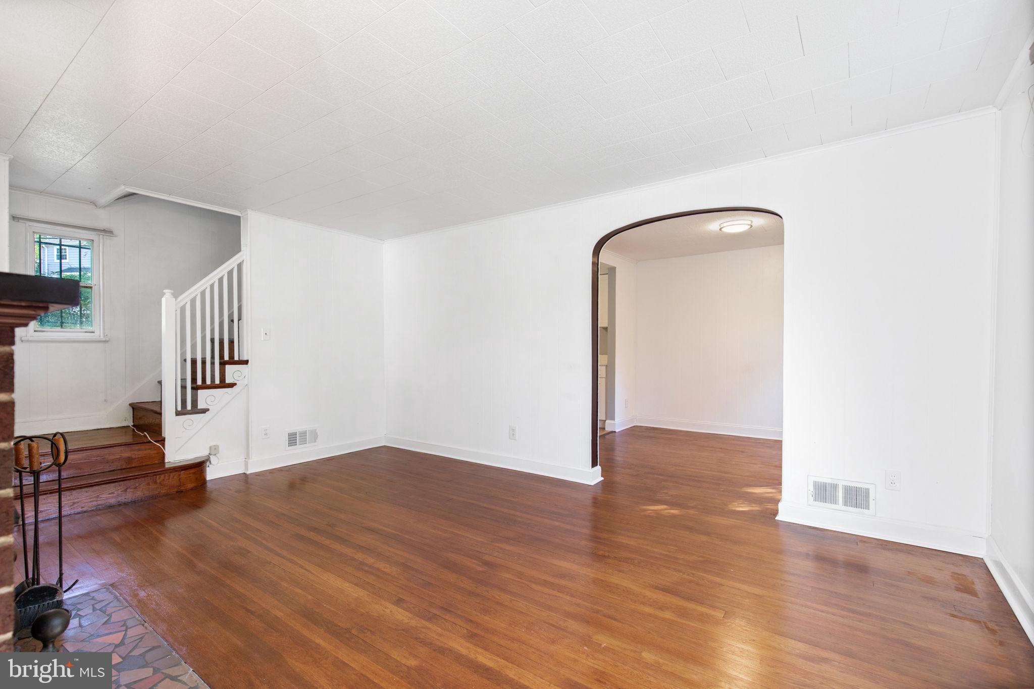 5902 Forest ROAD