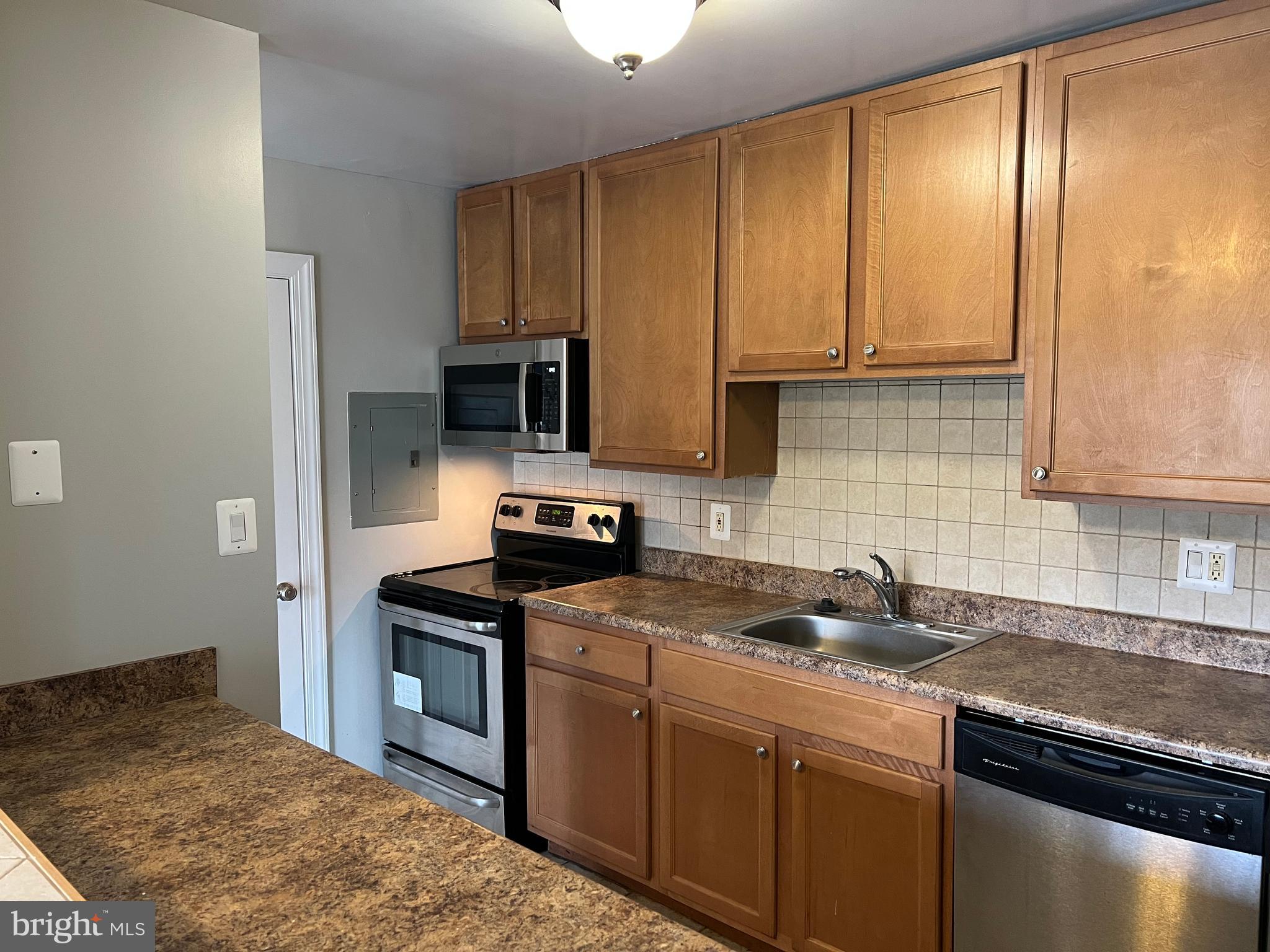 6308 Hil Mar Dr #8-3