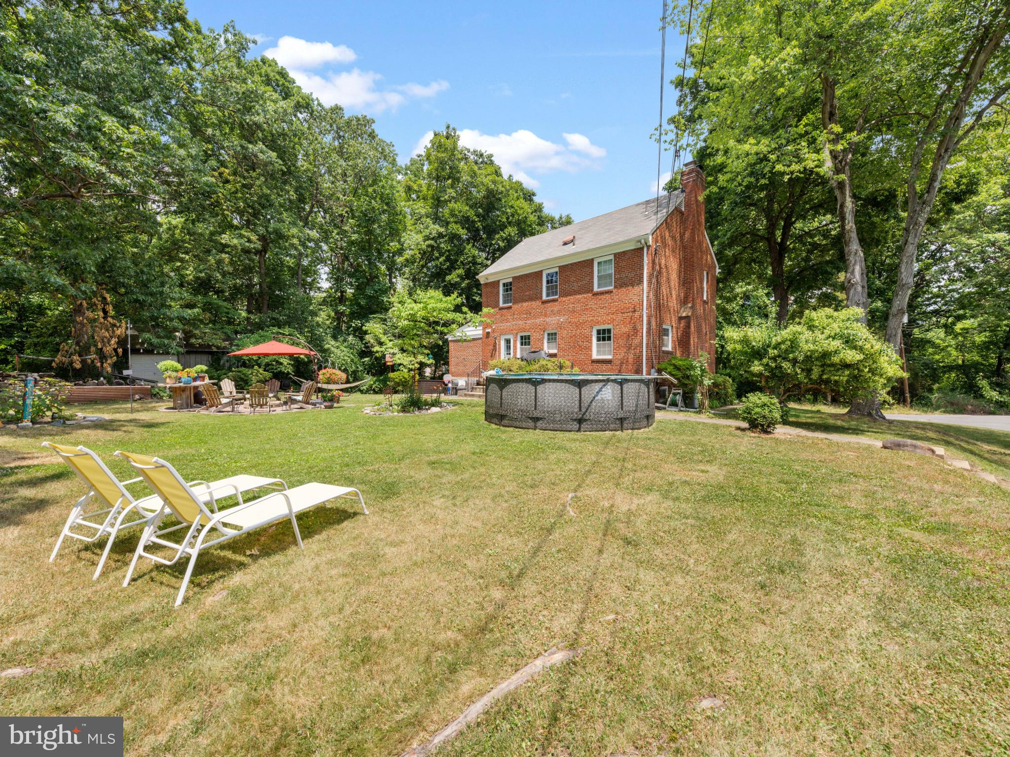 7115 Loch Ct