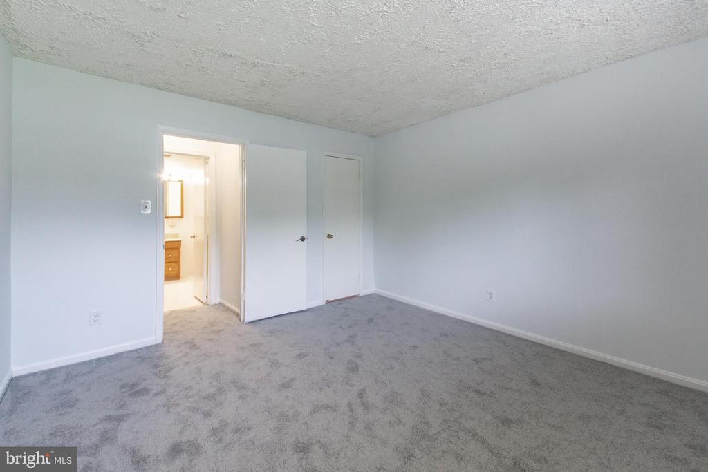 10249 Prince Pl #31-104