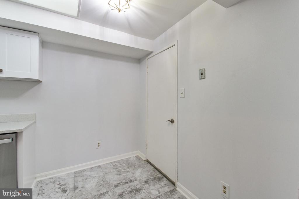10249 Prince Pl #31-104