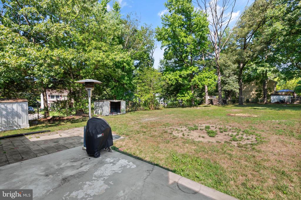8600 Lantern Ln