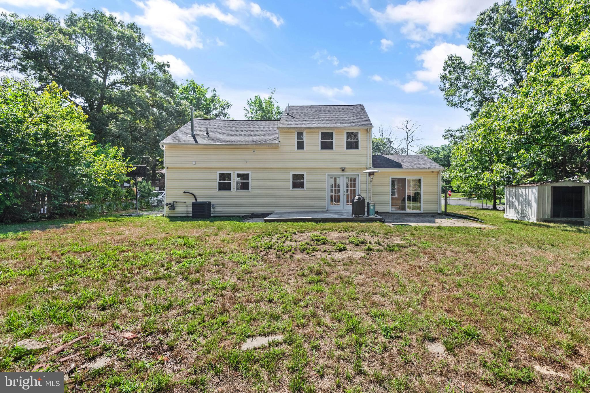 8600 Lantern Ln