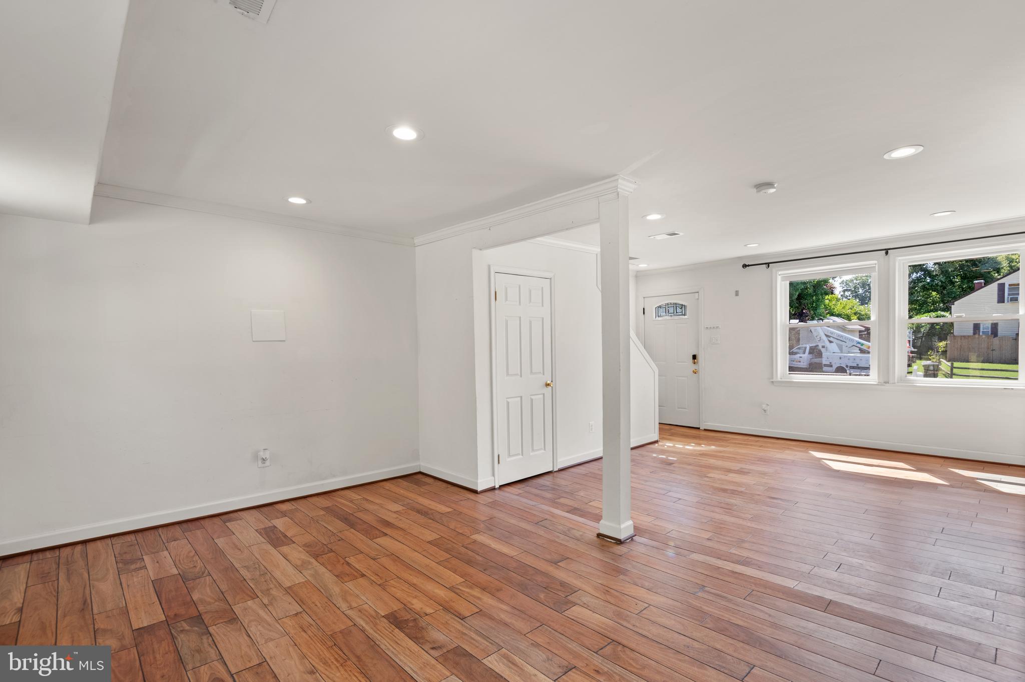 8600 Lantern Ln