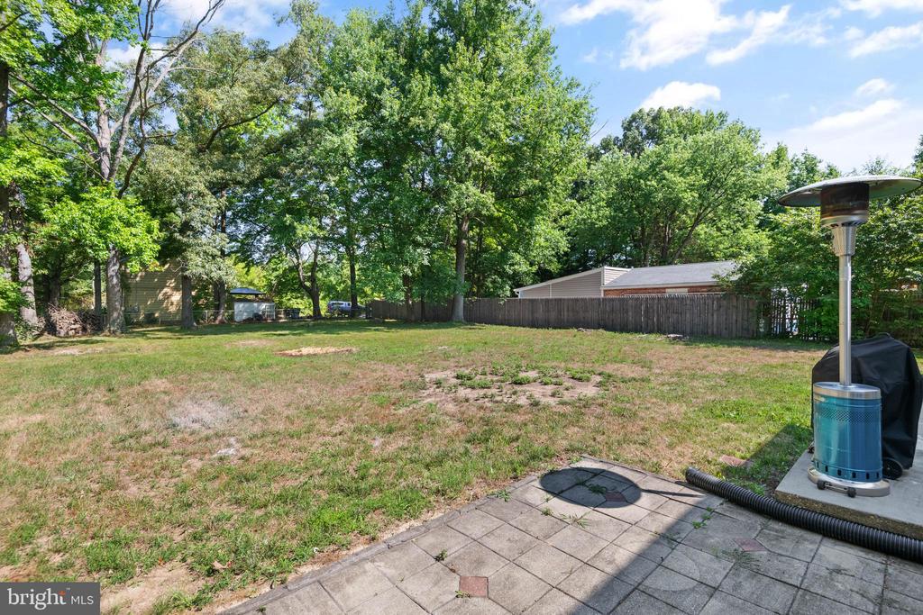 8600 Lantern Ln