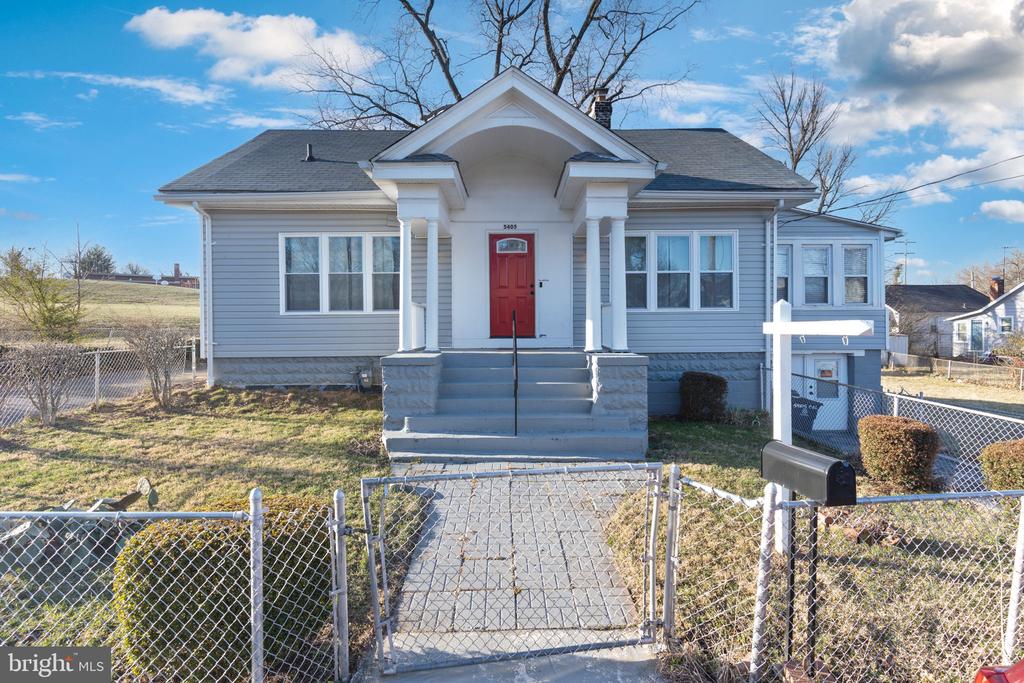 5405 Bye St