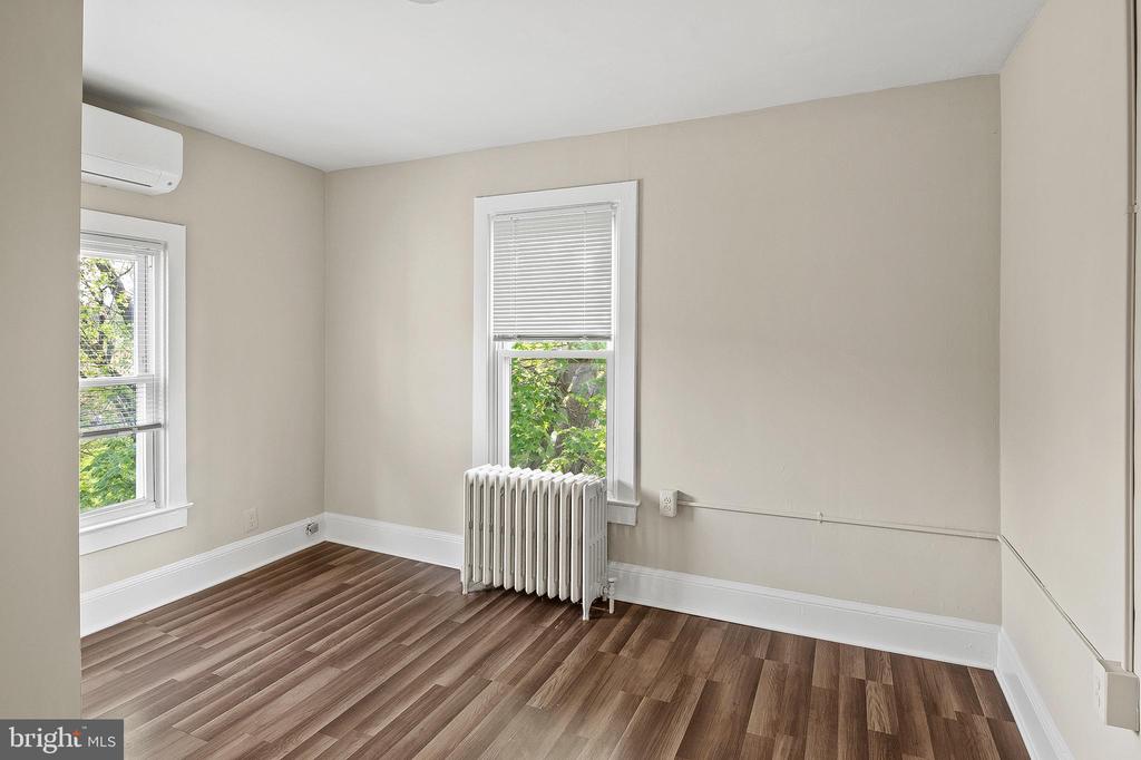 305 9TH STREET