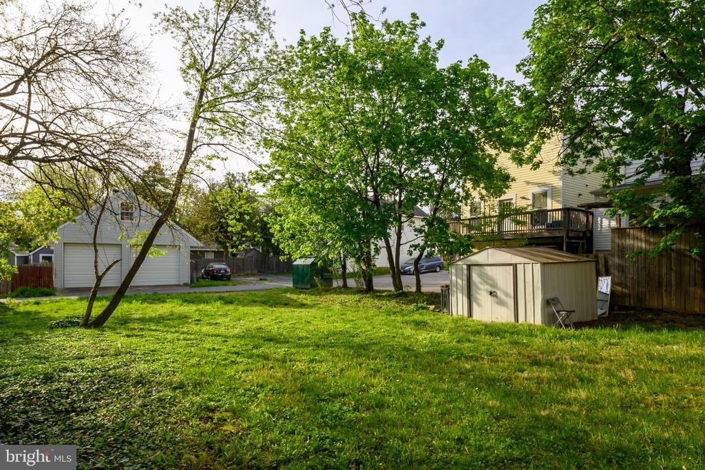 305 9TH STREET