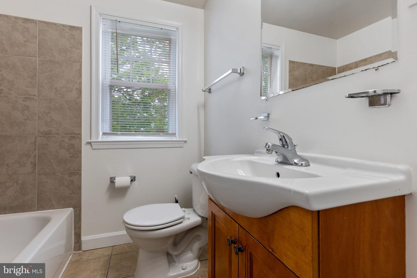 2512 Kent Village Dr
