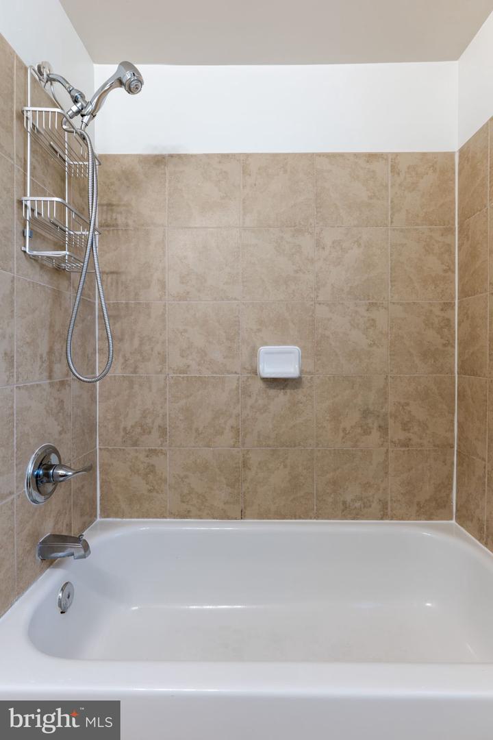 2512 Kent Village Dr
