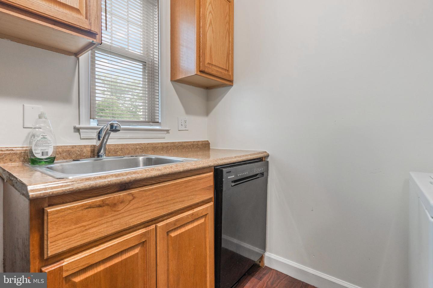 2512 Kent Village Dr