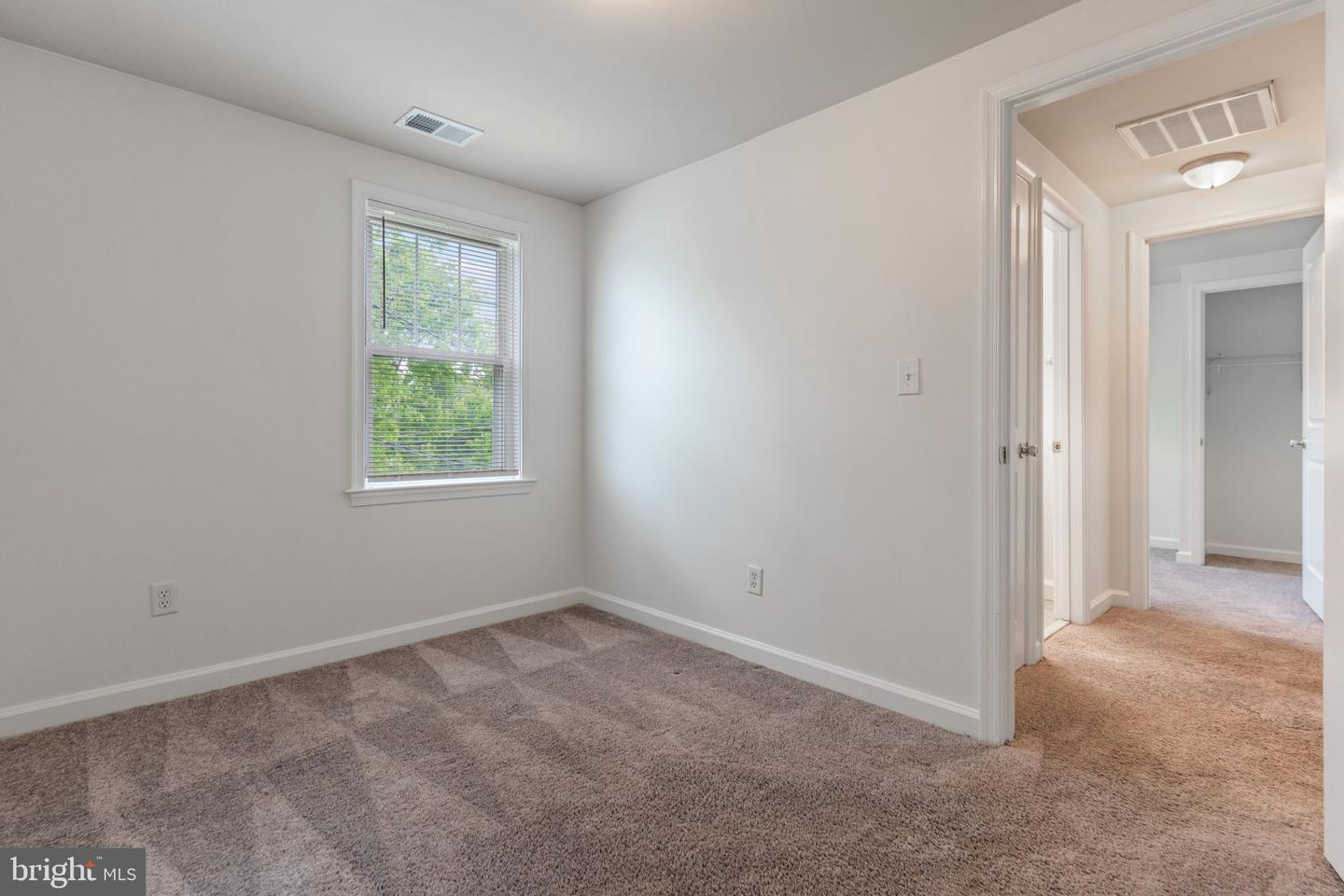 2512 Kent Village Dr