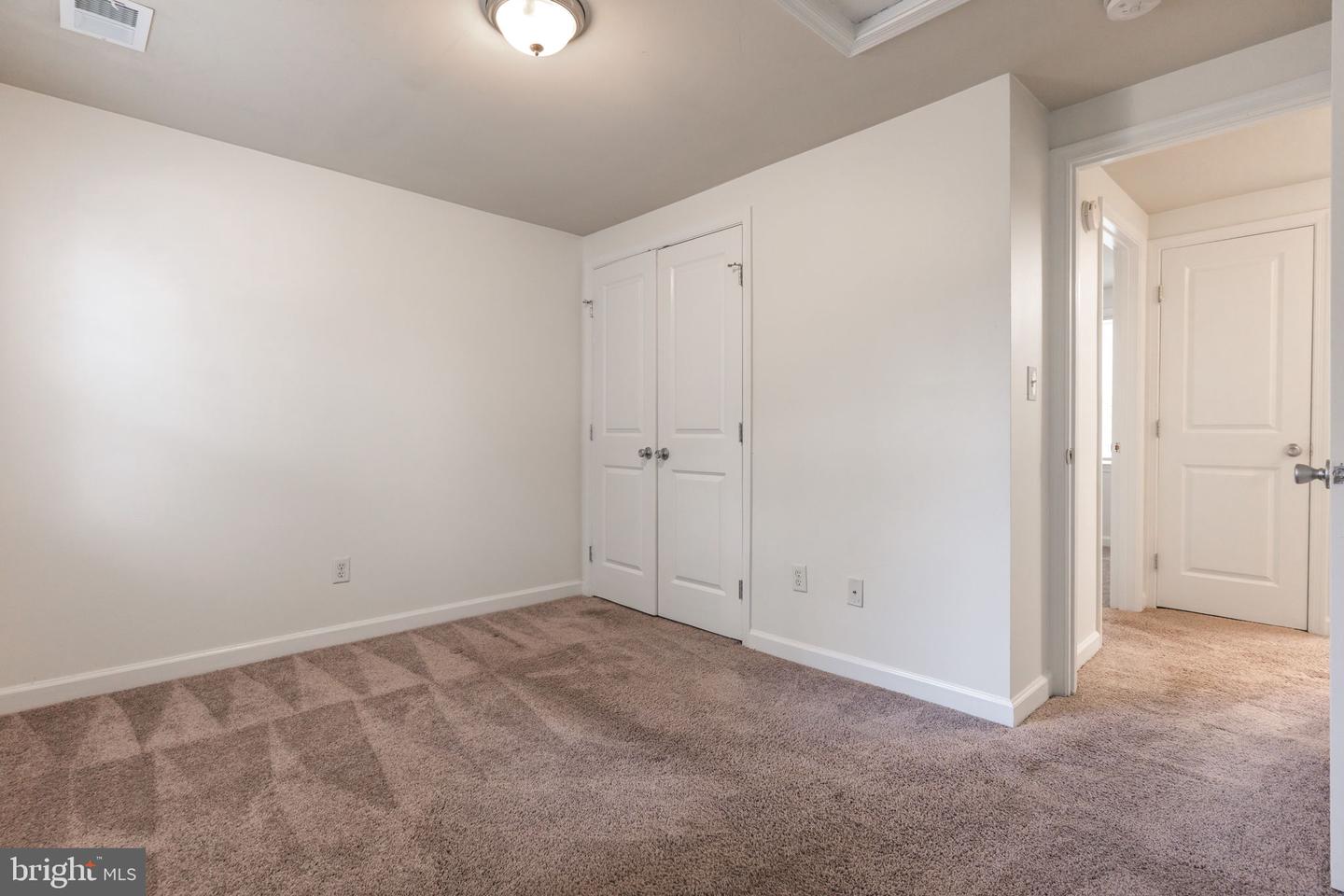 2512 Kent Village Dr