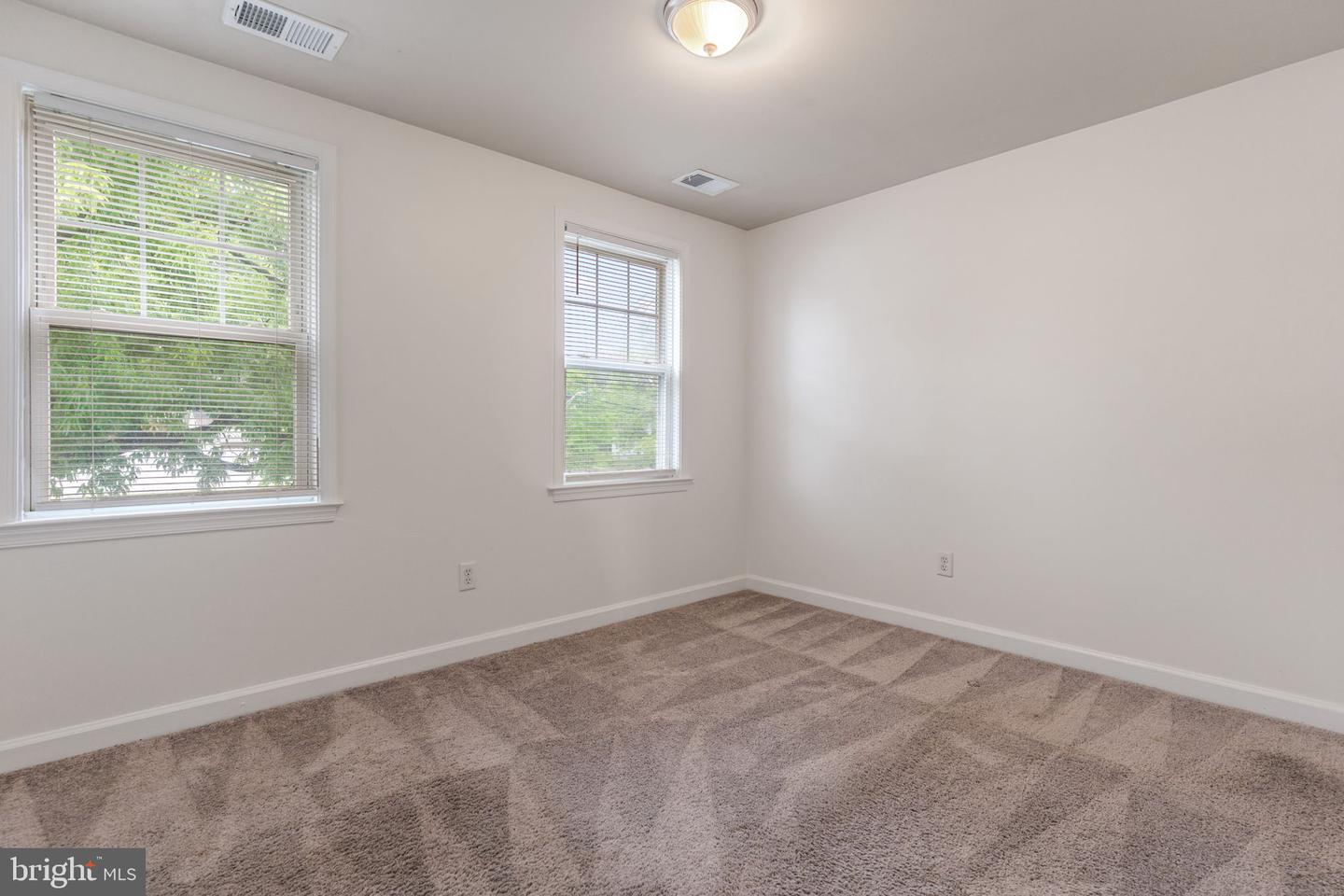 2512 Kent Village Dr