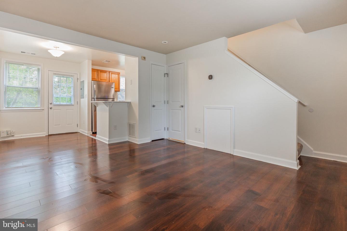 2512 Kent Village Dr