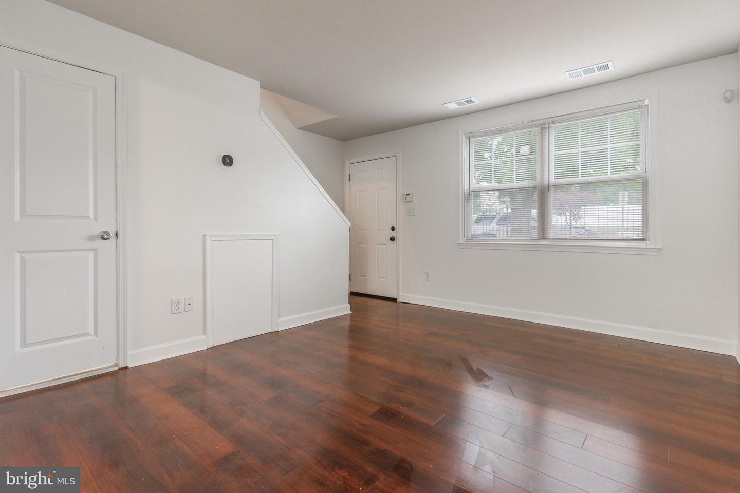 2512 Kent Village Dr