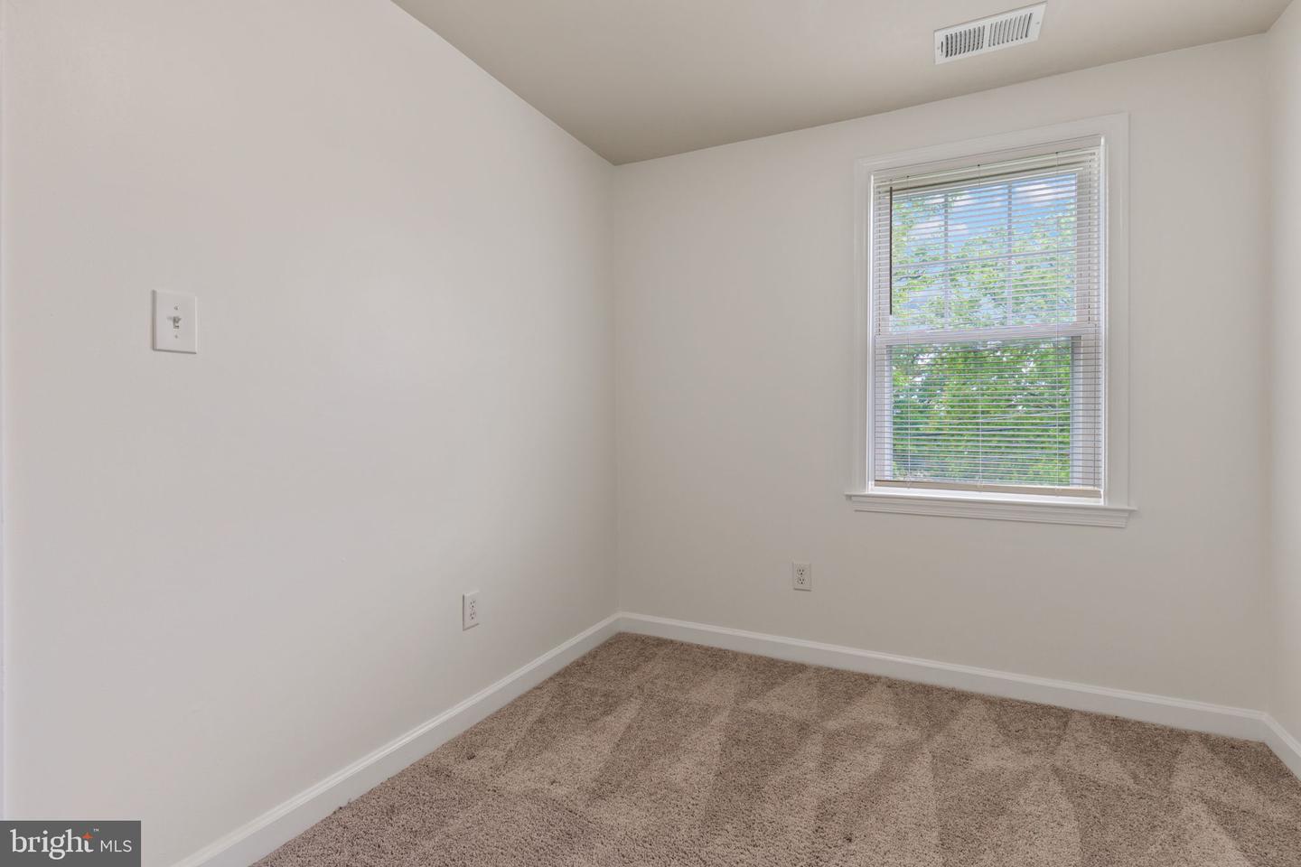2512 Kent Village Dr