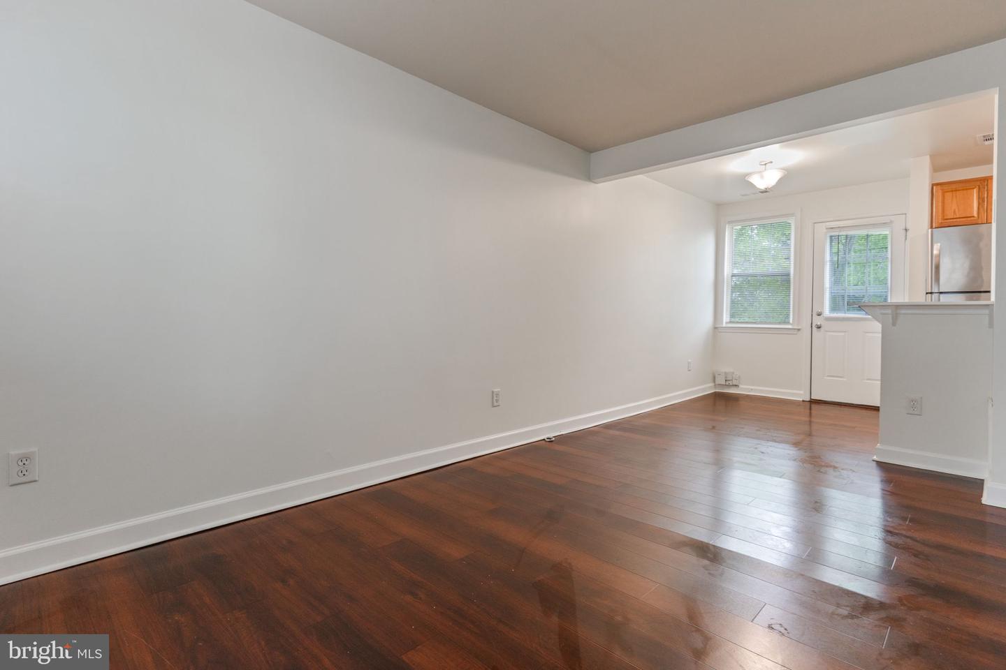 2512 Kent Village Dr