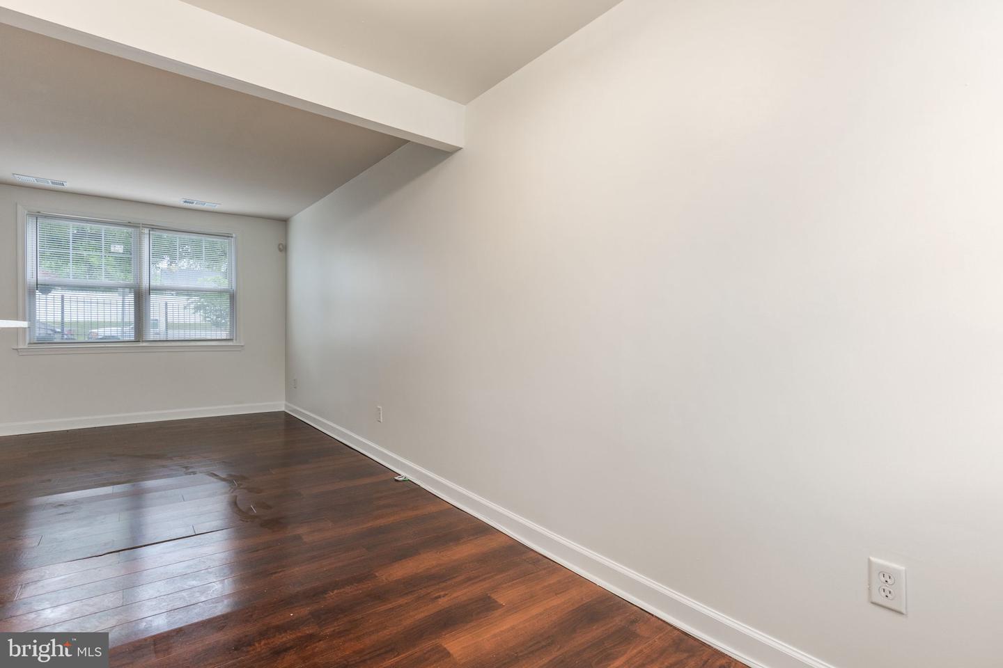 2512 Kent Village Dr