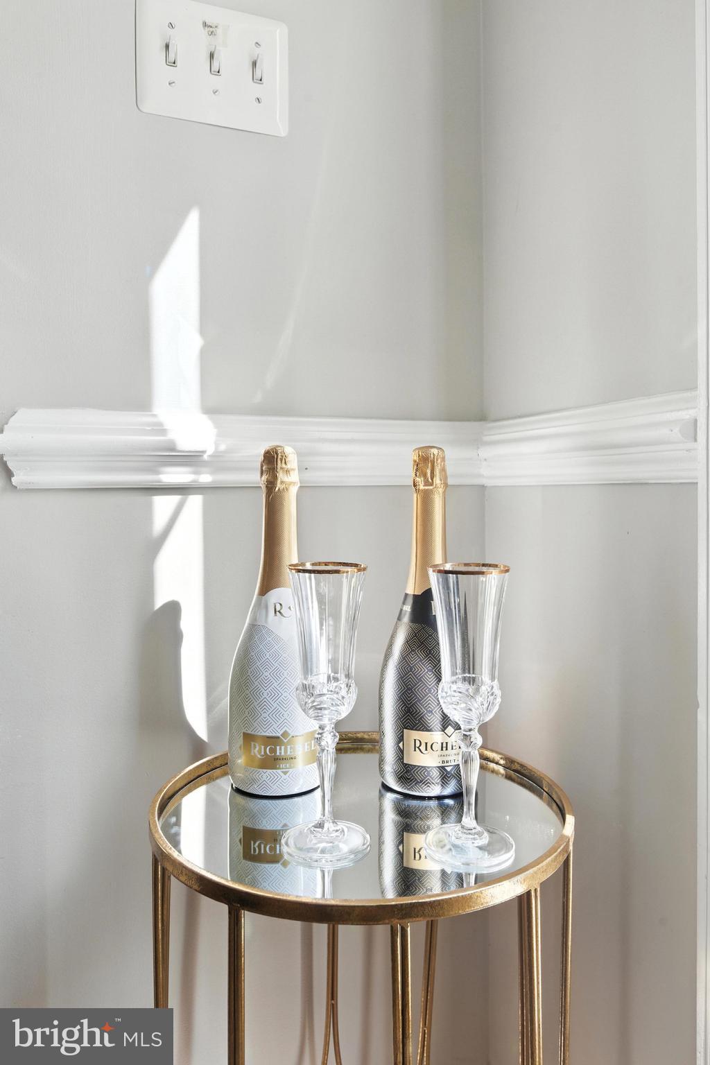 10210 ROLLING GREEN WAY