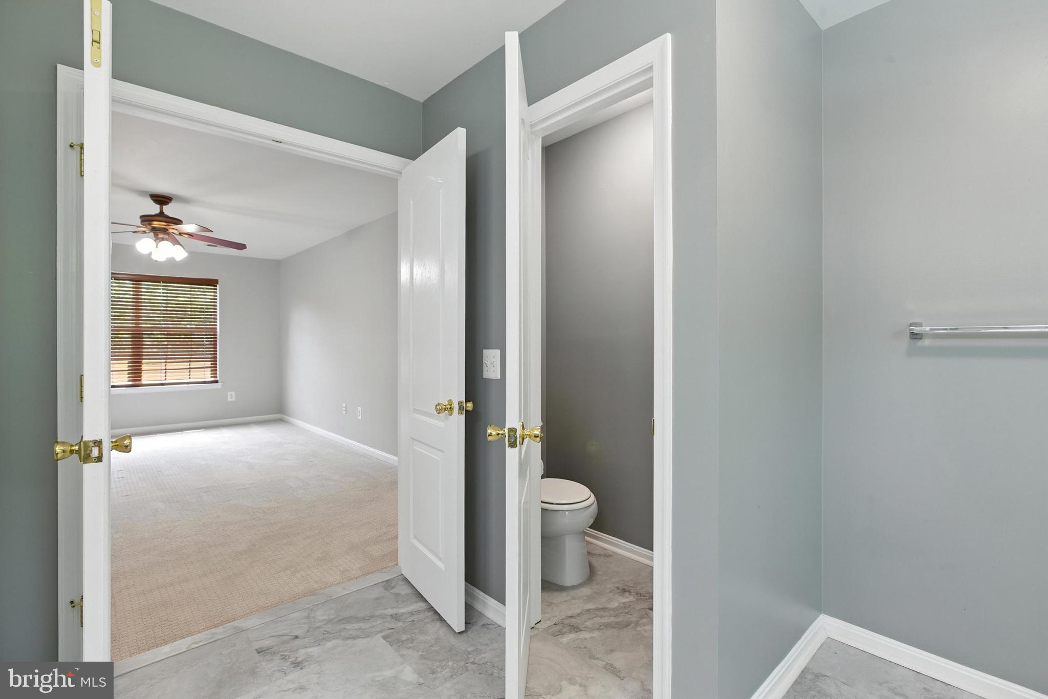 10210 ROLLING GREEN WAY