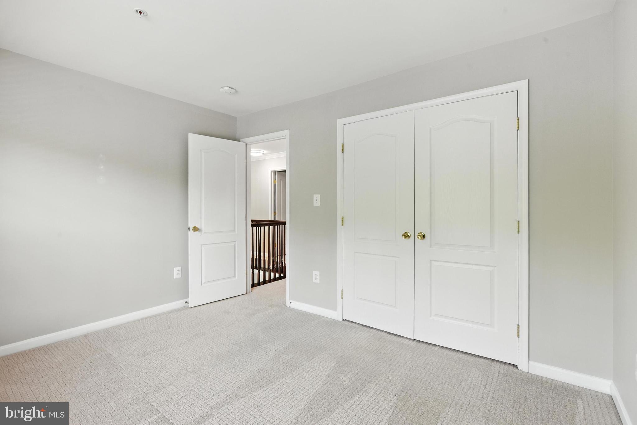 10210 ROLLING GREEN WAY